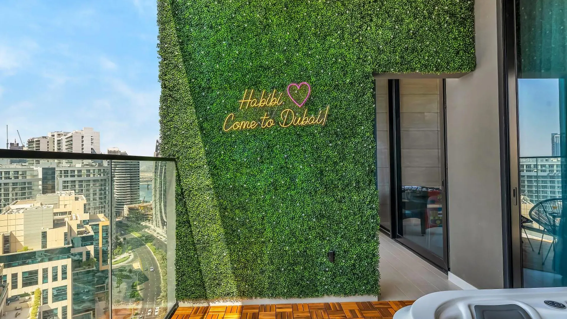 Chic 1Br Burj Khalifa Views Private Jacuzzi Apartment Dubai